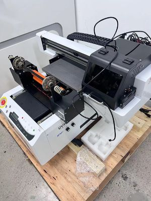 CMYKWWWW Ink Roll-to-Roll 4050 Imprimante UV pour l'impression d'autocollants de boîtier de téléphone